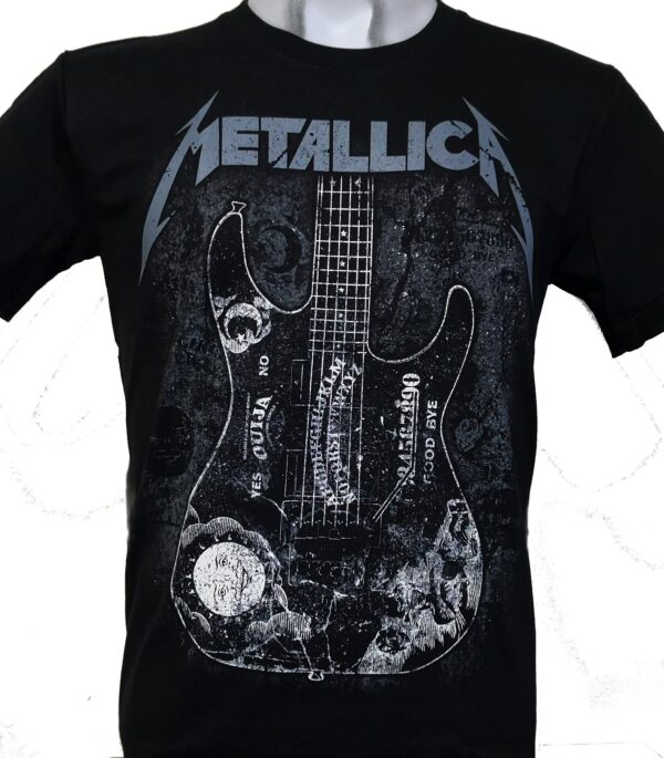 Metallica t-shirt size 2-4 years