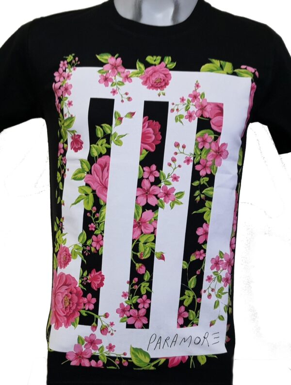 Paramore t-shirt size XL