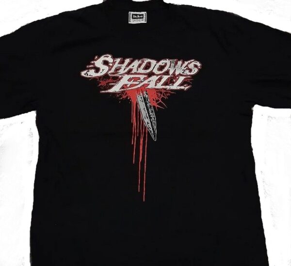 Shadows Fall t-shirt size L